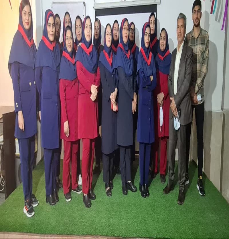 کادر مدرسه 
